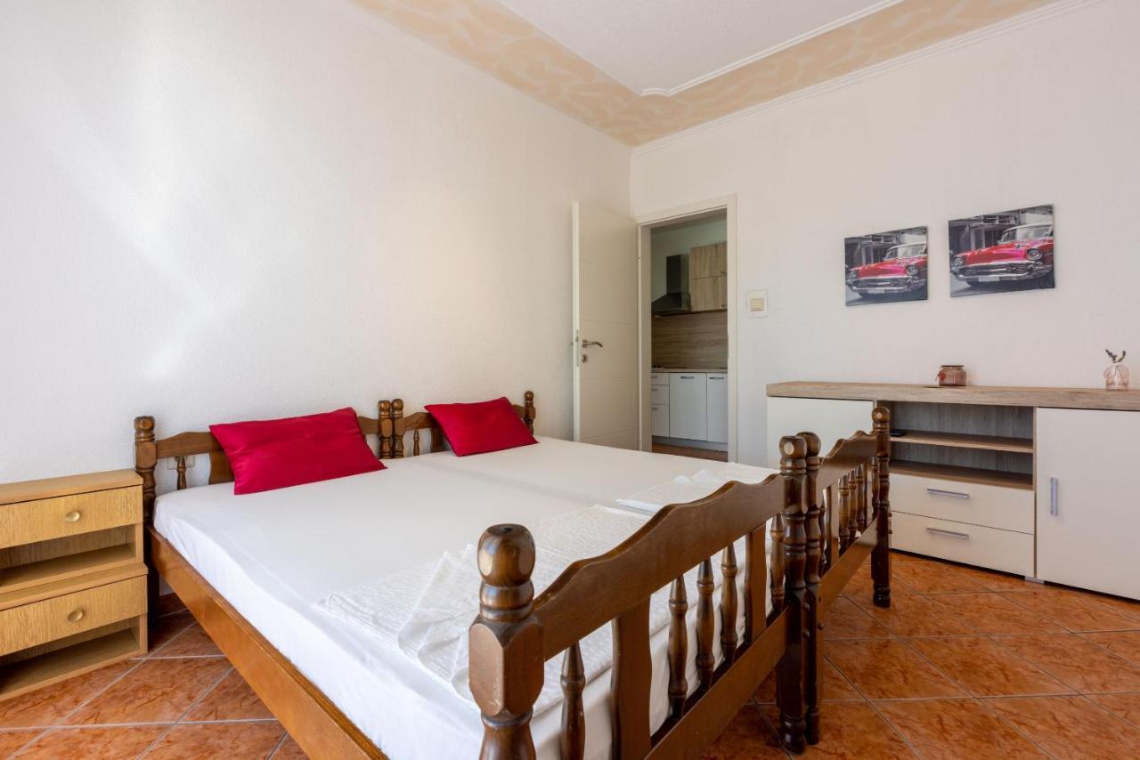 Apartments Pera Selce Exterior photo